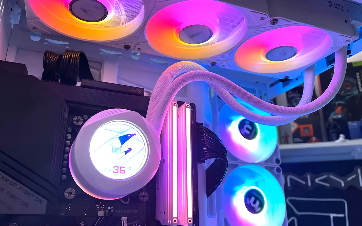 GIGABYTE AORUS WATERFORCE II 360 ICE – WATERCOOLING AIO LCD – 360 MM – INTEL & AMD – RGB – WHITE