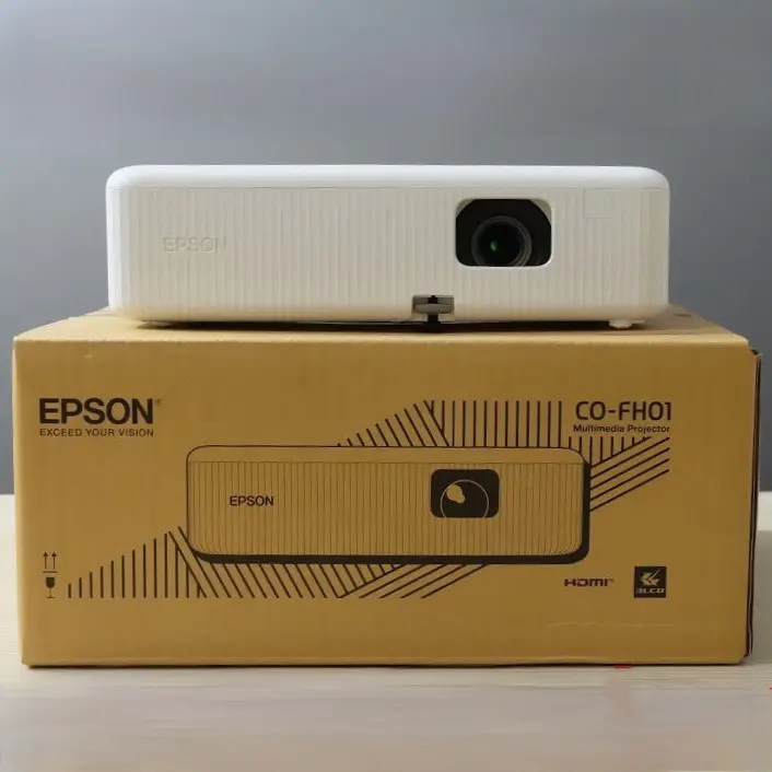 EPSON CO-FH01 – VIDÉOPROJECTEUR FHD – 3000 LUMENS – 3 LCD – JUSQU’À 30″- 12 000H – HDMI – SPEAKERS