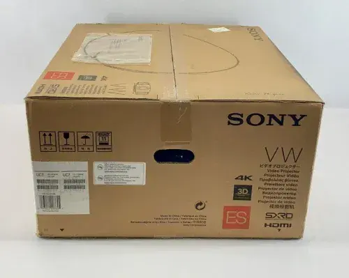 SONY VPL-VW570ES – VIDÉOPROJECTEUR 4K SXRD NATIVE – HDR – 1800 LUMENS – HOME CINEMA – CONTRASTE 350 000:1 – HDMI 18 GBPS